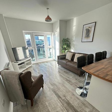 Raphael Heights Apartment Newport  Ngoại thất bức ảnh