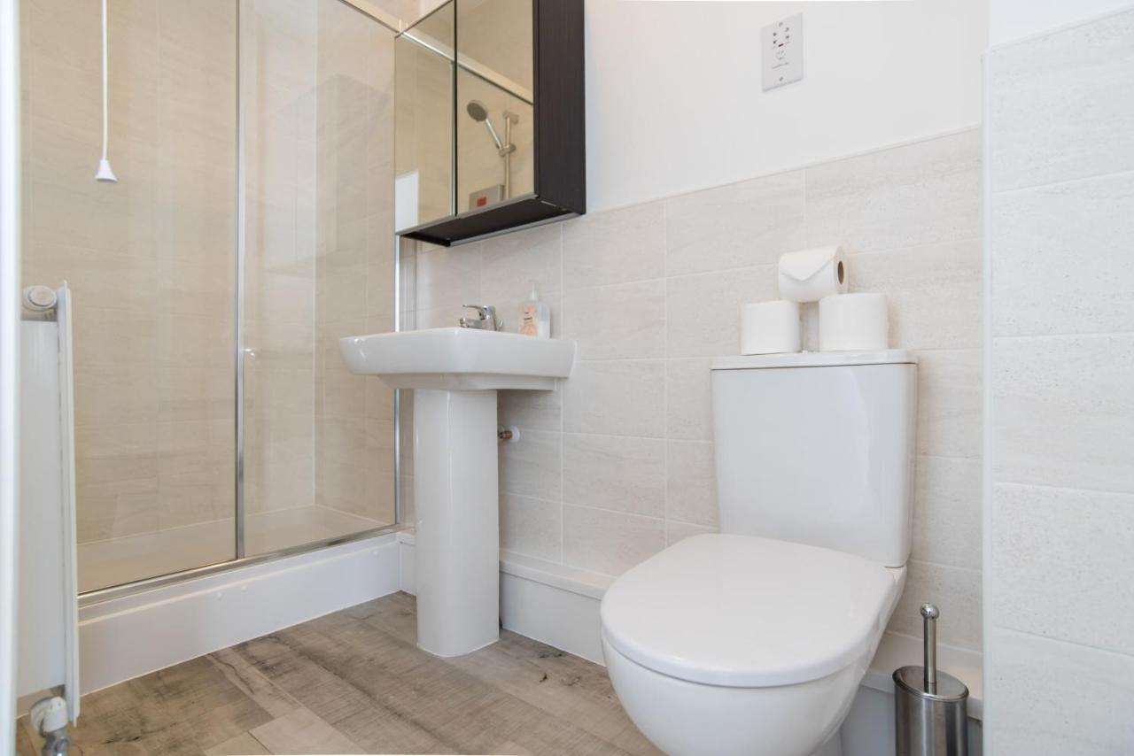 Raphael Heights Apartment Newport  Ngoại thất bức ảnh