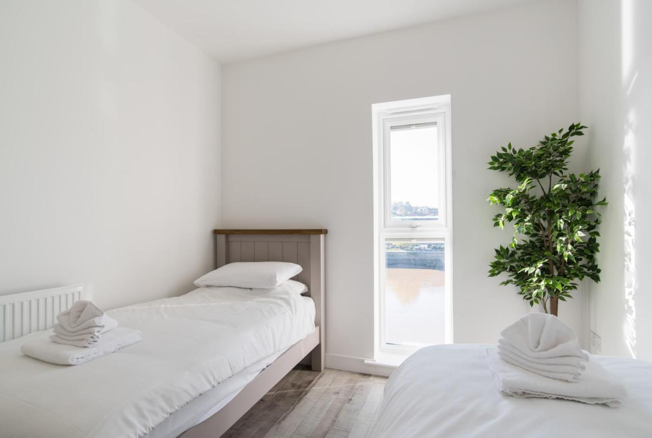 Raphael Heights Apartment Newport  Ngoại thất bức ảnh