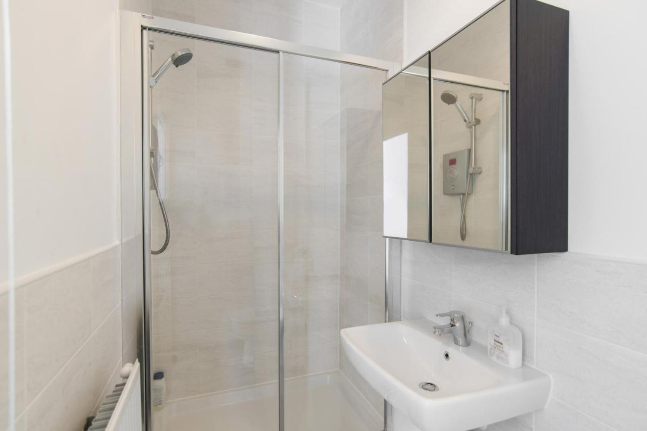 Raphael Heights Apartment Newport  Ngoại thất bức ảnh